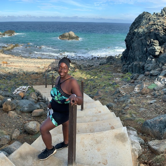 Meet your Posher, Evelyn - Picture 1 of 1